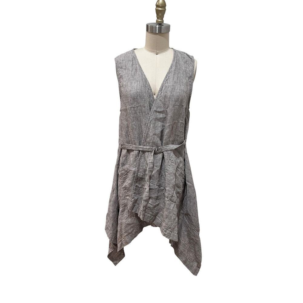 Boo Radley Lagenlook Vest Womens 8 Tan and Gray Striped Linen Blend Belted